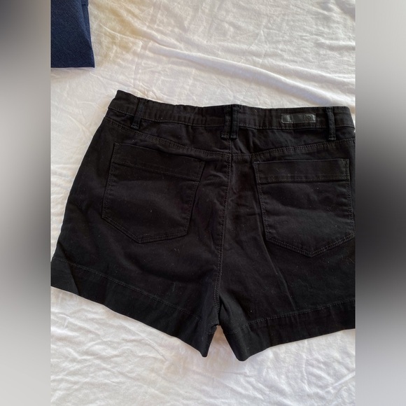 Like New!Never worn. L.e.i. Dark black fabric cotton like. - Picture 4 of 7